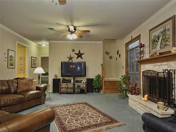 3rd image of 106 Camino De Roble