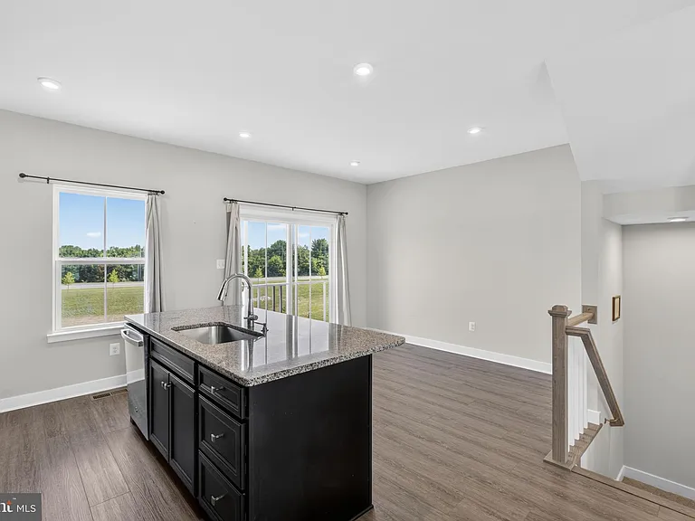 118 Fletcher Cir — Photo 13