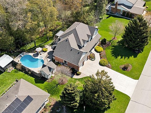 2nd image of 1033 Sunset Dr