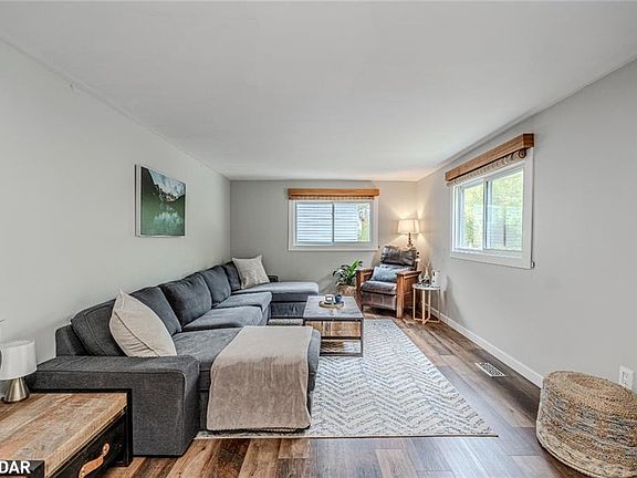 5th image of 44 Edward St