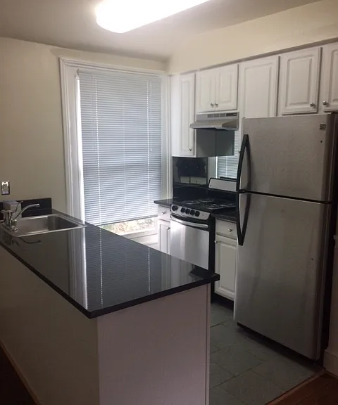 114 E Lee St #6 — Photo 5