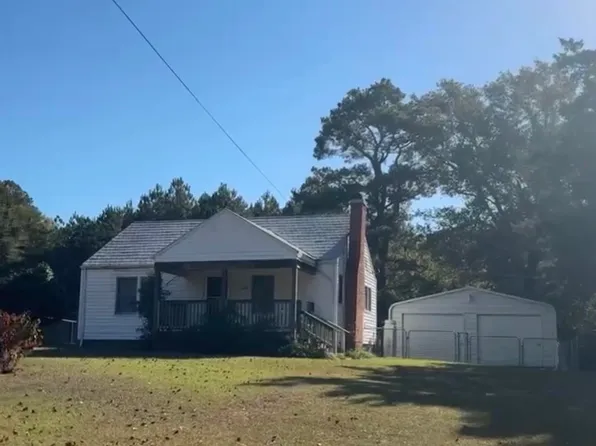 1398 White Dr, Bessemer, AL 35023