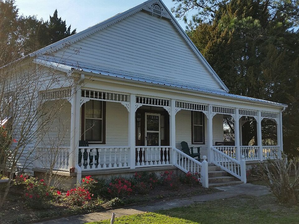 1st image of 917 N Main St