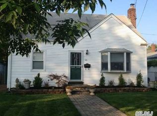 15 Colonial Ave, Merrick, NY 11566
