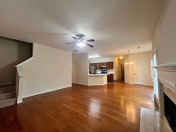 3rd image of 2632 Sedgeview Ln