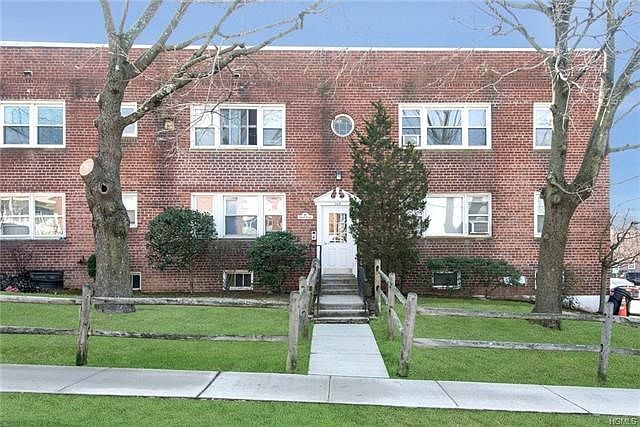 Welcome to 160 Lincoln Avenue at Leewood Circle
