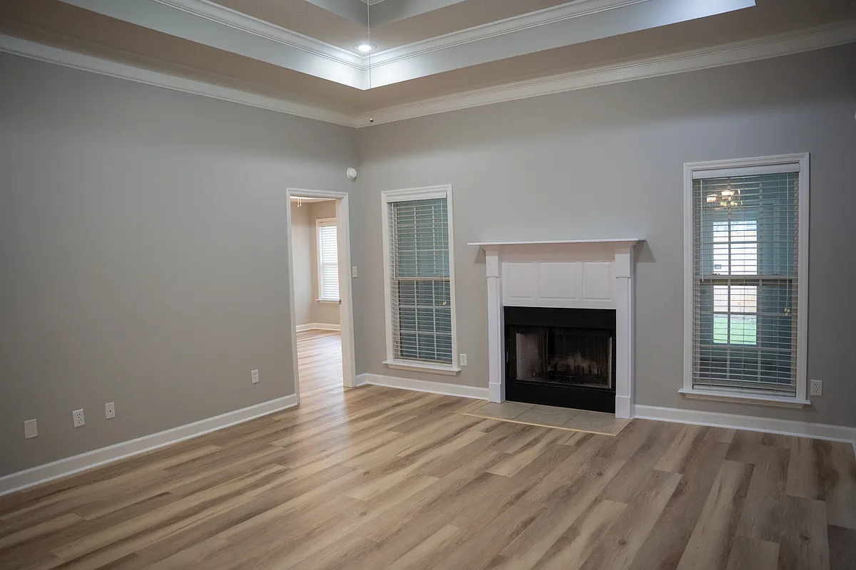 Building Photo - 679 Justin Dr