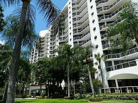 2nd image of 3610 Yacht Club Dr APT 313