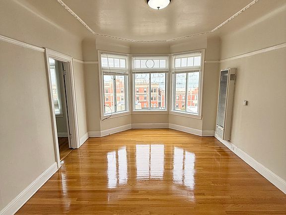 4th image of 950 Bay St APT 5