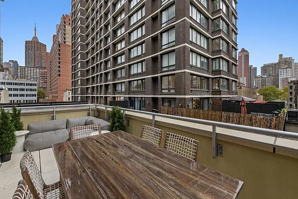 Sold by Compass | media 6