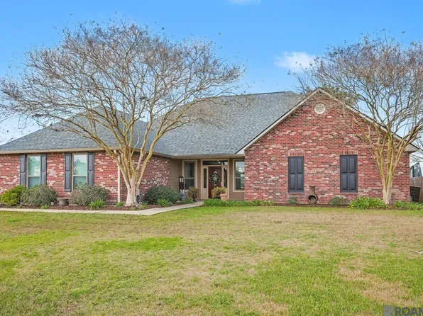 26177 Whispering Pines Ave, Denham Springs, LA 70726