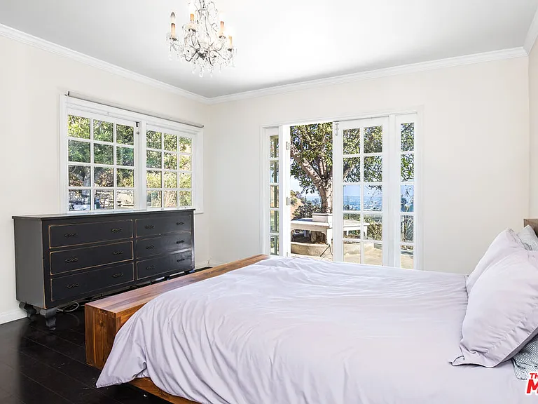 2200 Outpost Dr — Photo 8