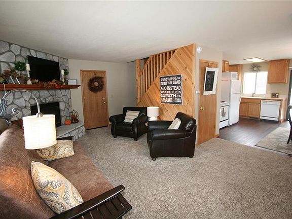 3rd image of 1265 Valley View Dr