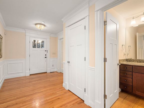 4th image of 9 River Rock Way Unit 9