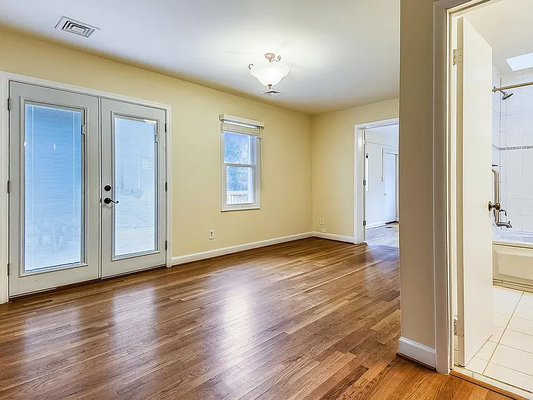 210 E Hamilton Ave — Photo 29