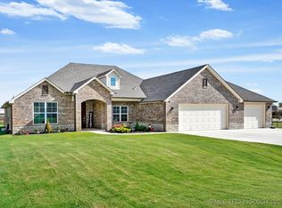 6915 E 141st St N, Collinsville, OK 74021