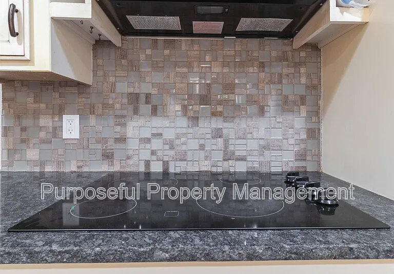 9204 Aaron Dr — Photo 14