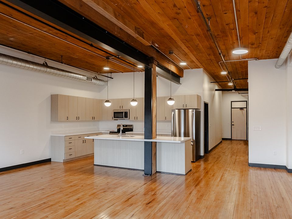 1st image of 128 W River St #309