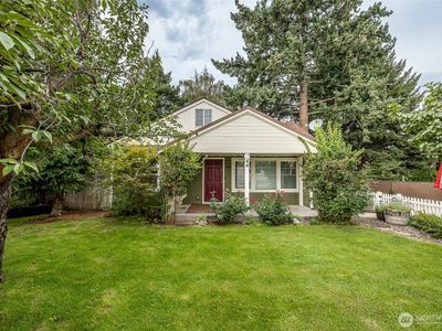 44 N Iowa Avenue, East Wenatchee, WA, 98802