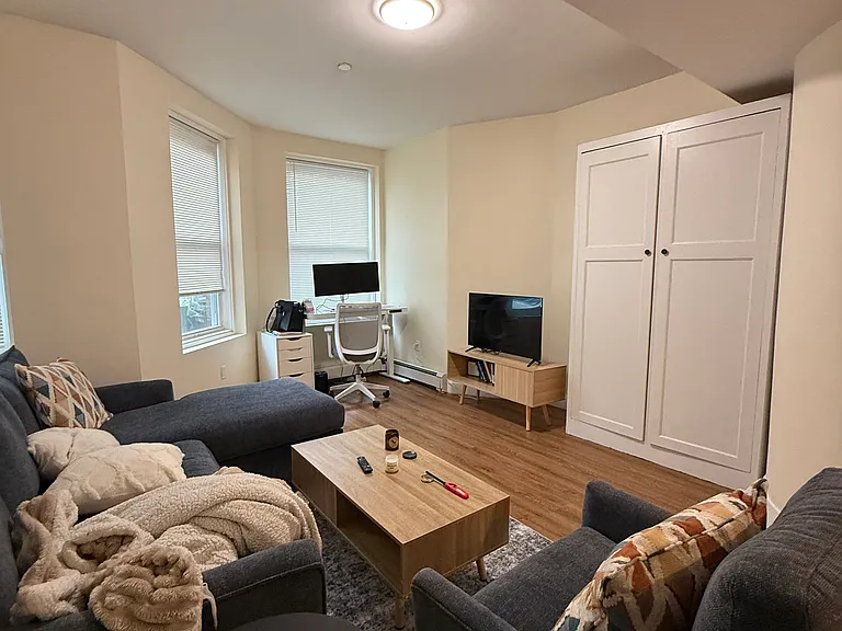 338 Tappan St #B — Photo 4