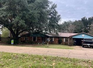 532 McPherson Dr, Monticello, MS 39654