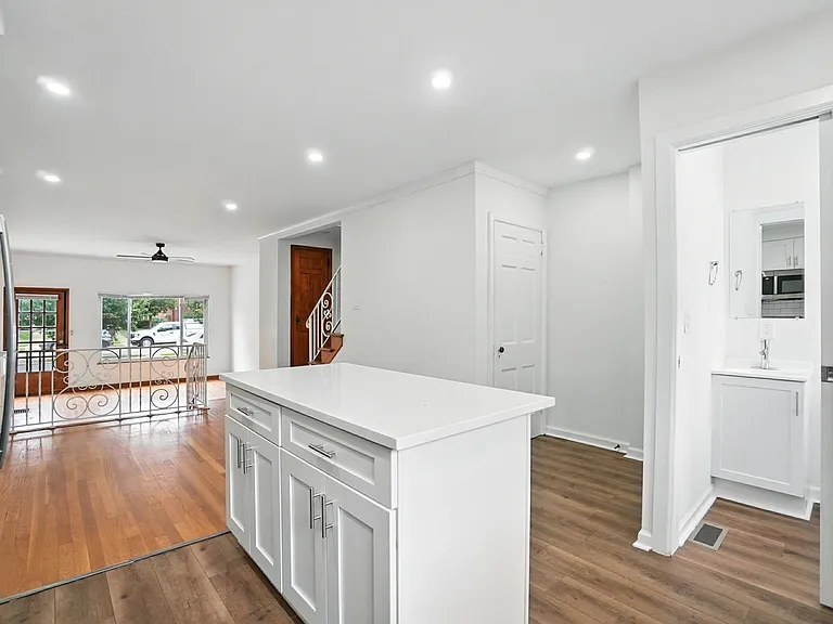 1660 Elmwood Ave — Photo 15