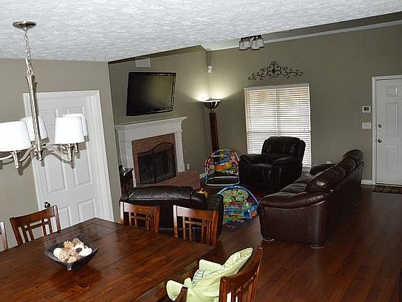 4th image of 412 Saddlewood Dr