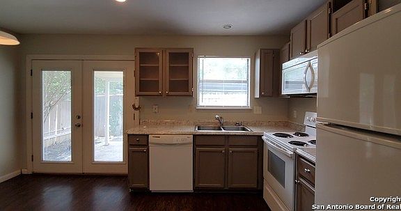 5th image of 1026 Fabulous Dr APT A