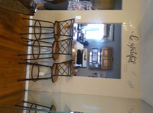 408 Granada Pkwy, Lindenhurst, NY 11757