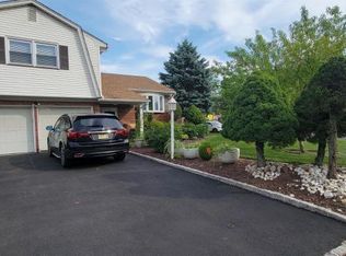 75 Reinhold Ter, Union, NJ 07083