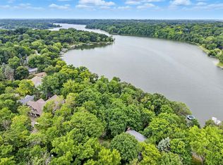 570 Pleasant View Rd, Chanhassen, MN 55317