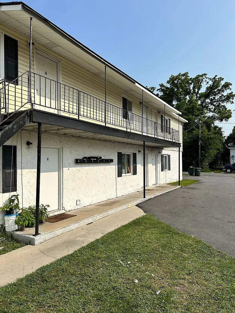 1301 Stiles Ave — Photo 4