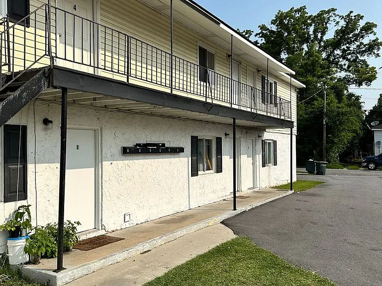 1301 Stiles Ave — Photo 4