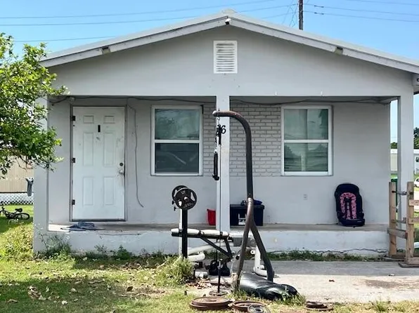 625 Amaryllis Avenue, Pahokee, FL 33476