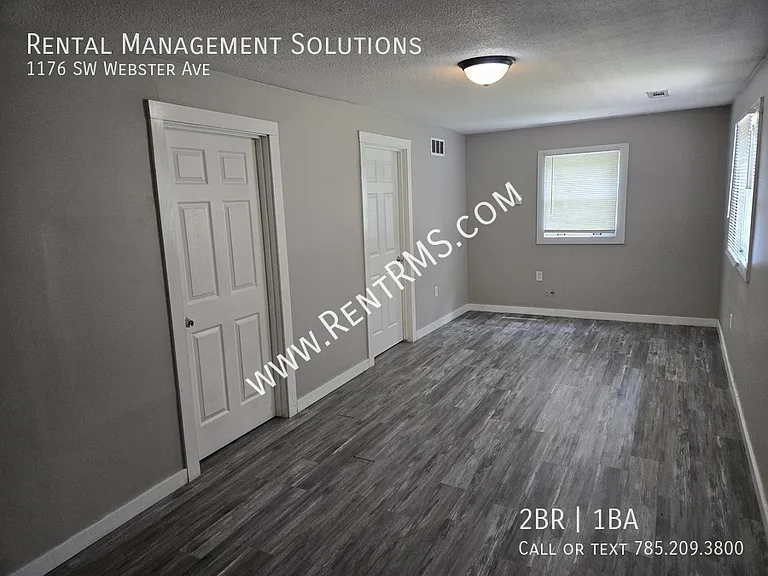 1176 SW Webster Ave — Photo 3