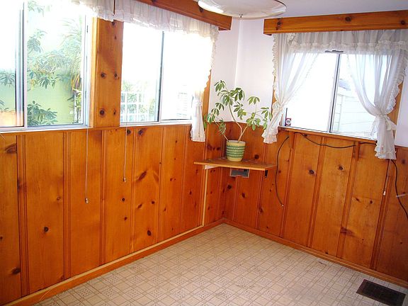 Bonus room can be study or play area