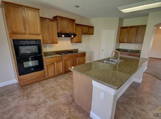 2640 W Glendale Ave, Visalia, CA 93291