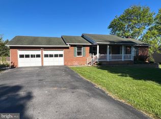 209 Longstreet Ave, Inwood, WV 25428