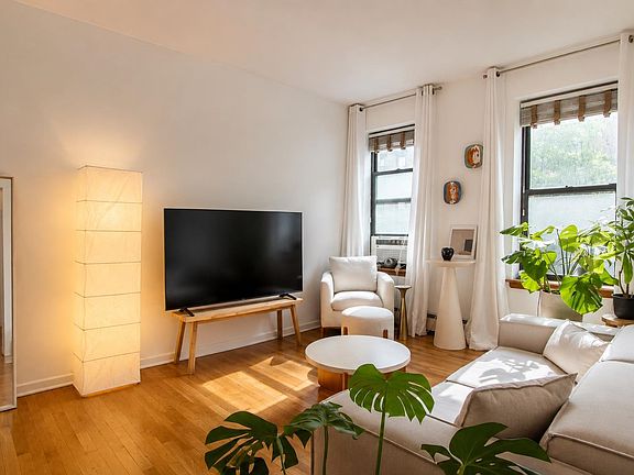 4th image of 208 Willow Ave APT 201