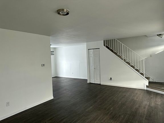 3rd image of 6050 Delaware Dr