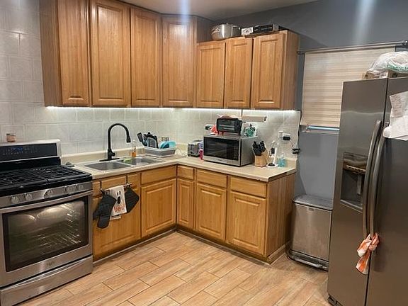 4th image of 2053 N Laramie Ave APT 1