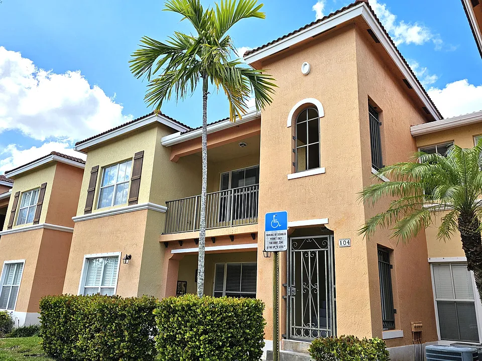 3569 Forest Hill Blvd #104