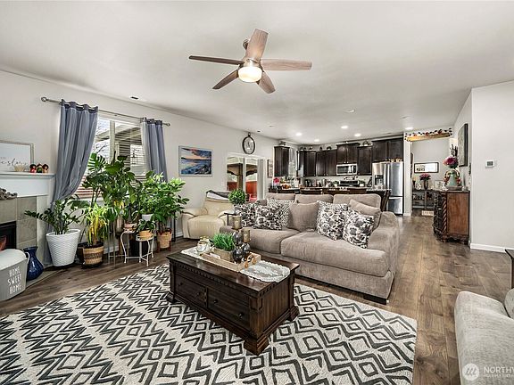 5th image of 6720 143rd Street Ct E