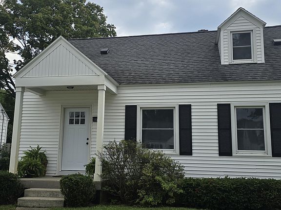 3rd image of 1349 W Summit Ave