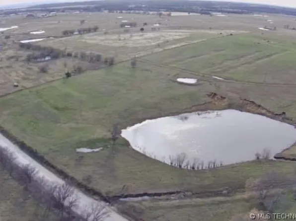 2 New Hope Rd, Marietta, OK 73448