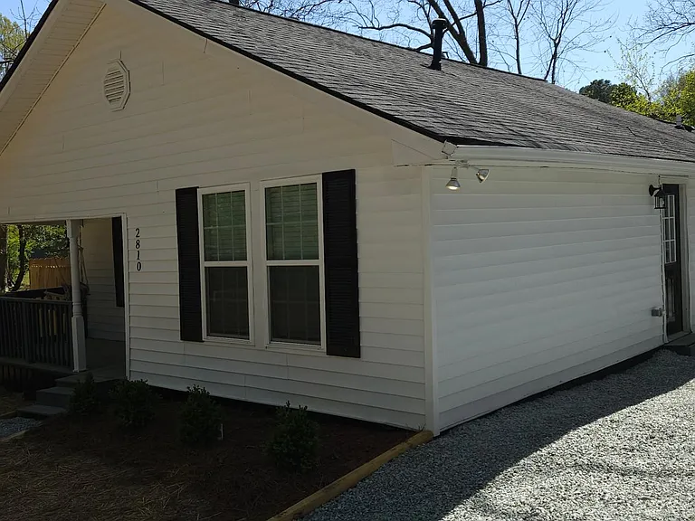 2810 Ashe St — Photo 4
