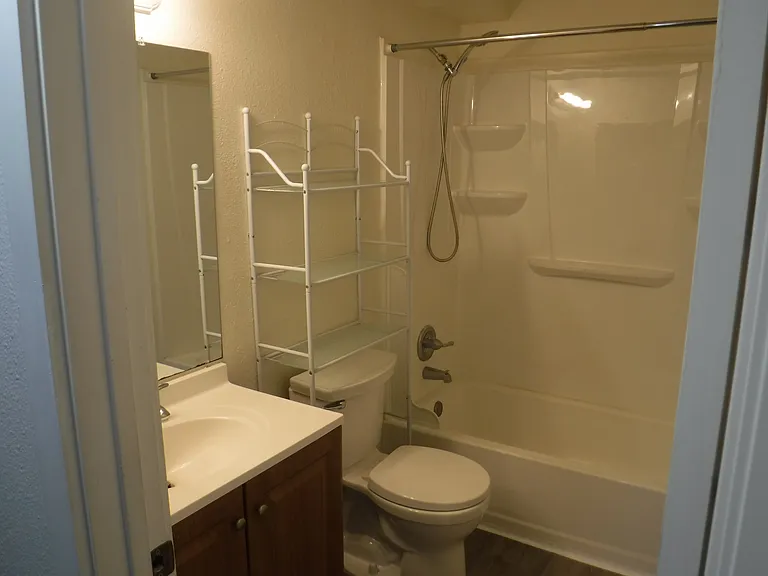 364 16th St #2 — Photo 5