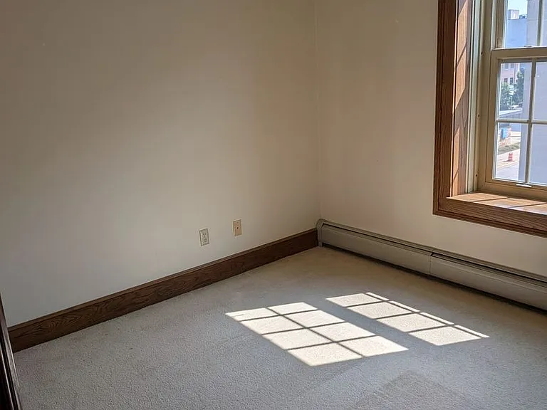 1408 Strongs Ave — Photo 8