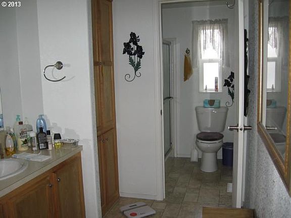 4th image of 1709 NE 78th St Unit 10