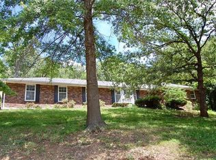 2401 S 14th St, Leavenworth, KS 66048
